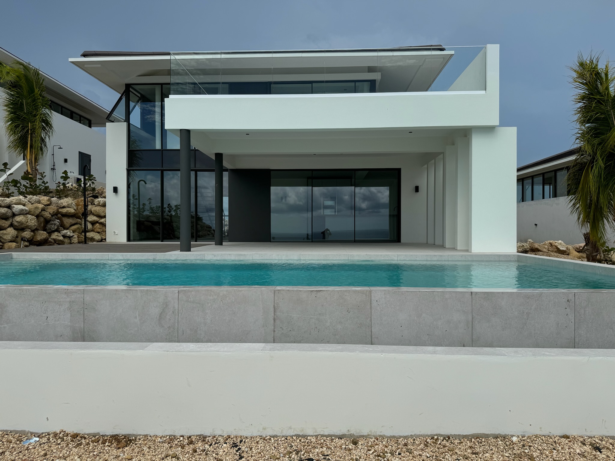 Uw Privéparadijs op een Klif met Fenomenaal Zeezicht