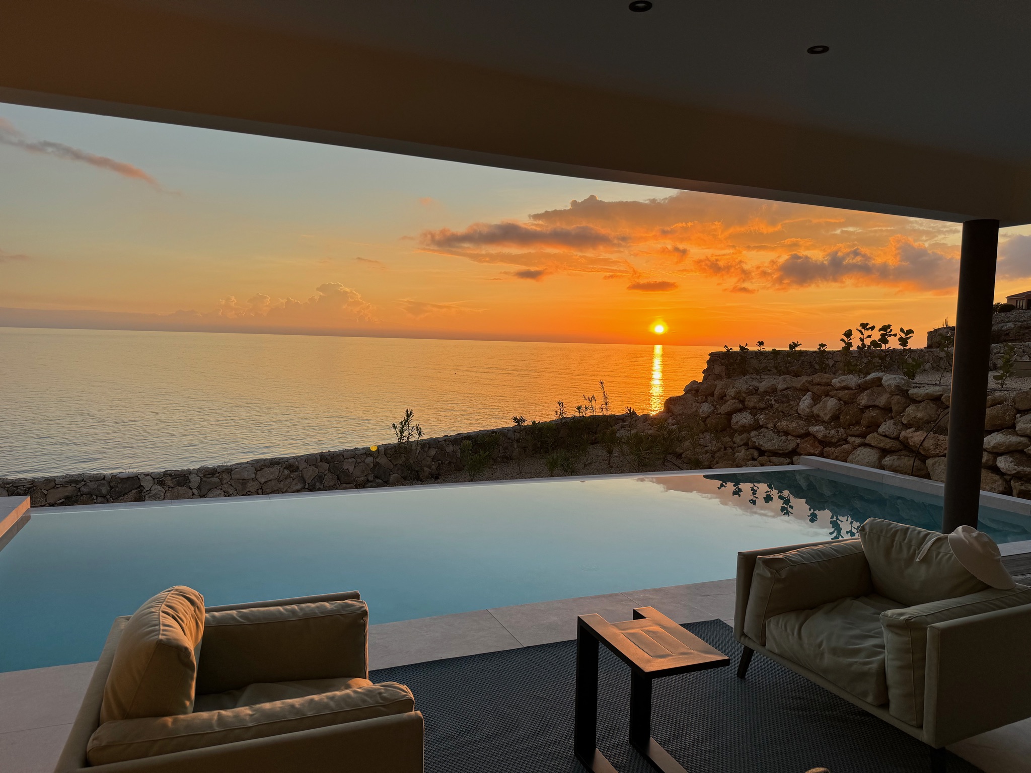 Uw Privéparadijs op een Klif met Fenomenaal Zeezicht