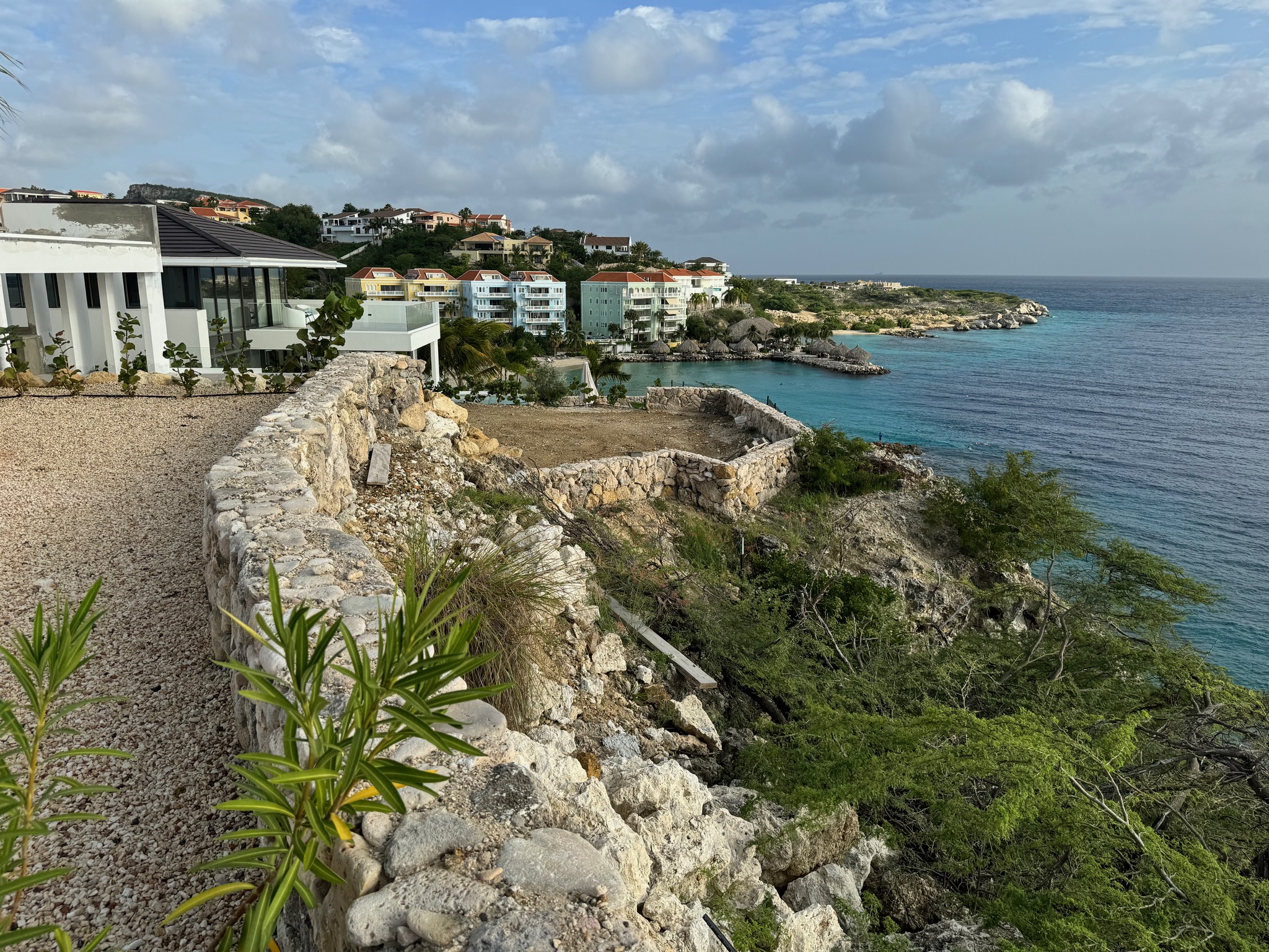 Uw Privéparadijs op een Klif met Fenomenaal Zeezicht