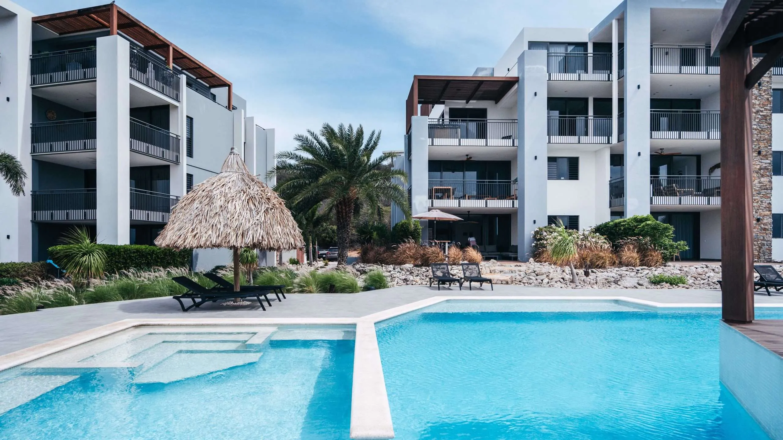 Holland House - Cape Marie 1401