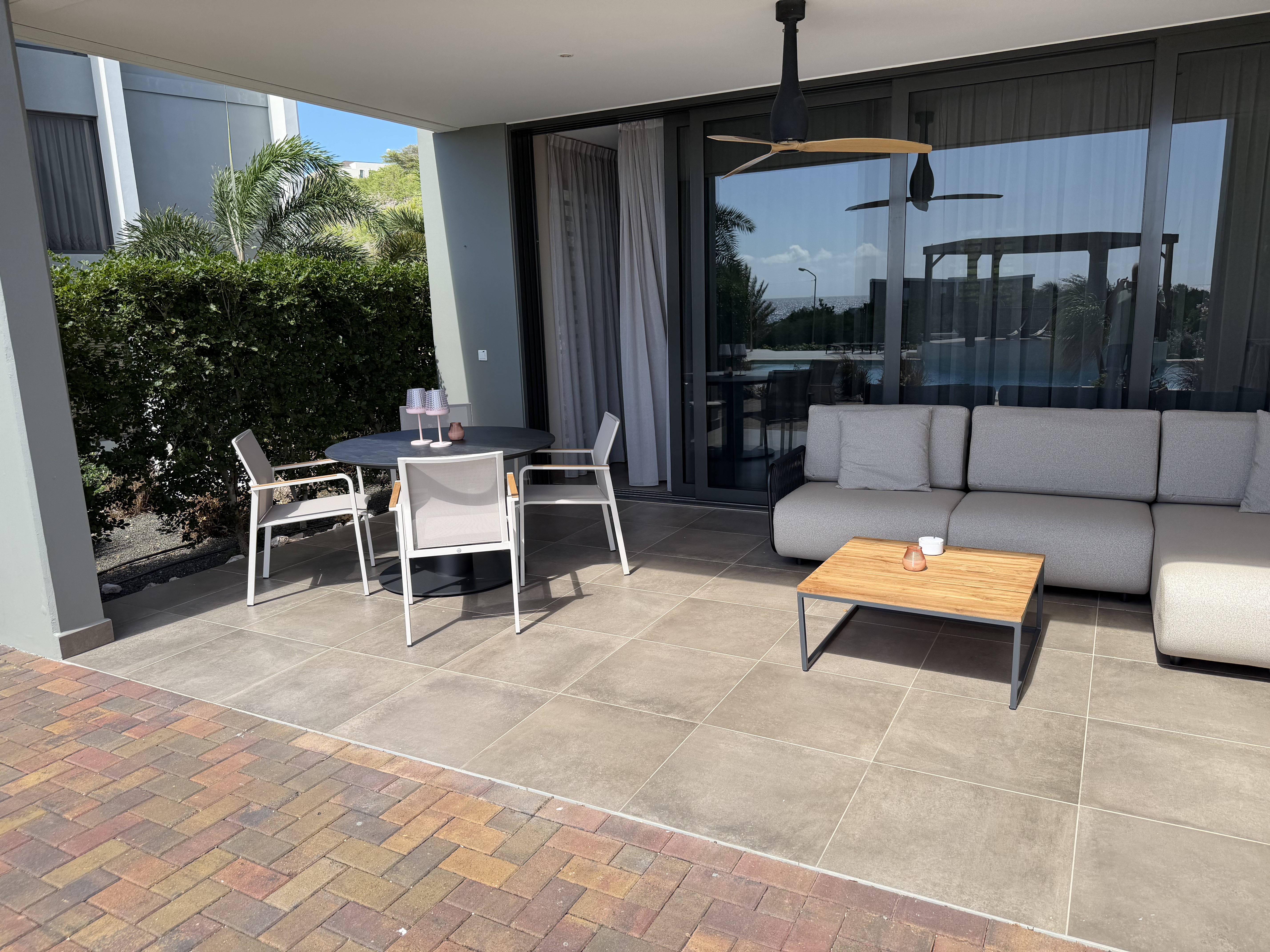 Holland House - Cape Marie 1401