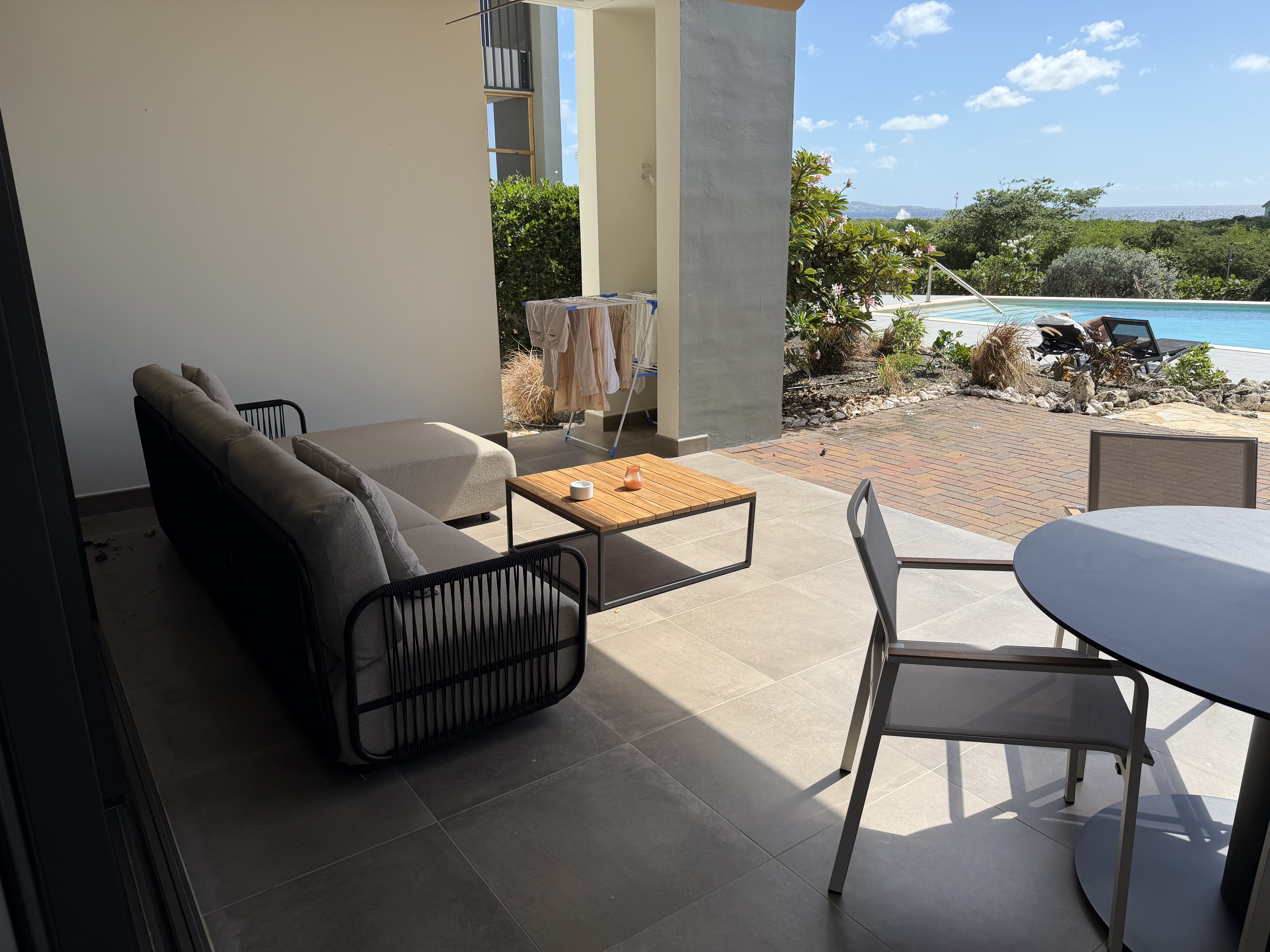 Holland House - Cape Marie 1401