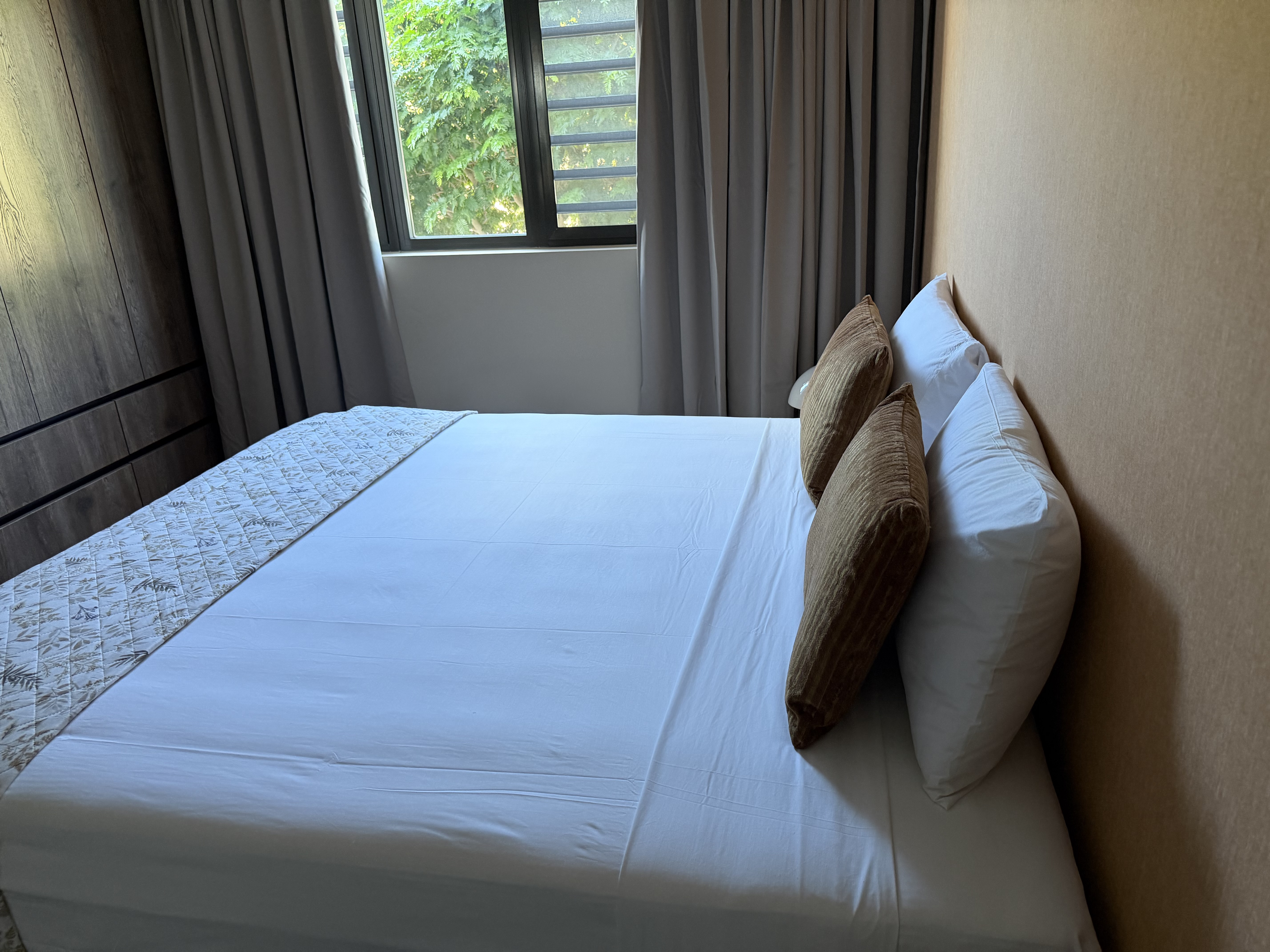 Holland House - Cape Marie 1401