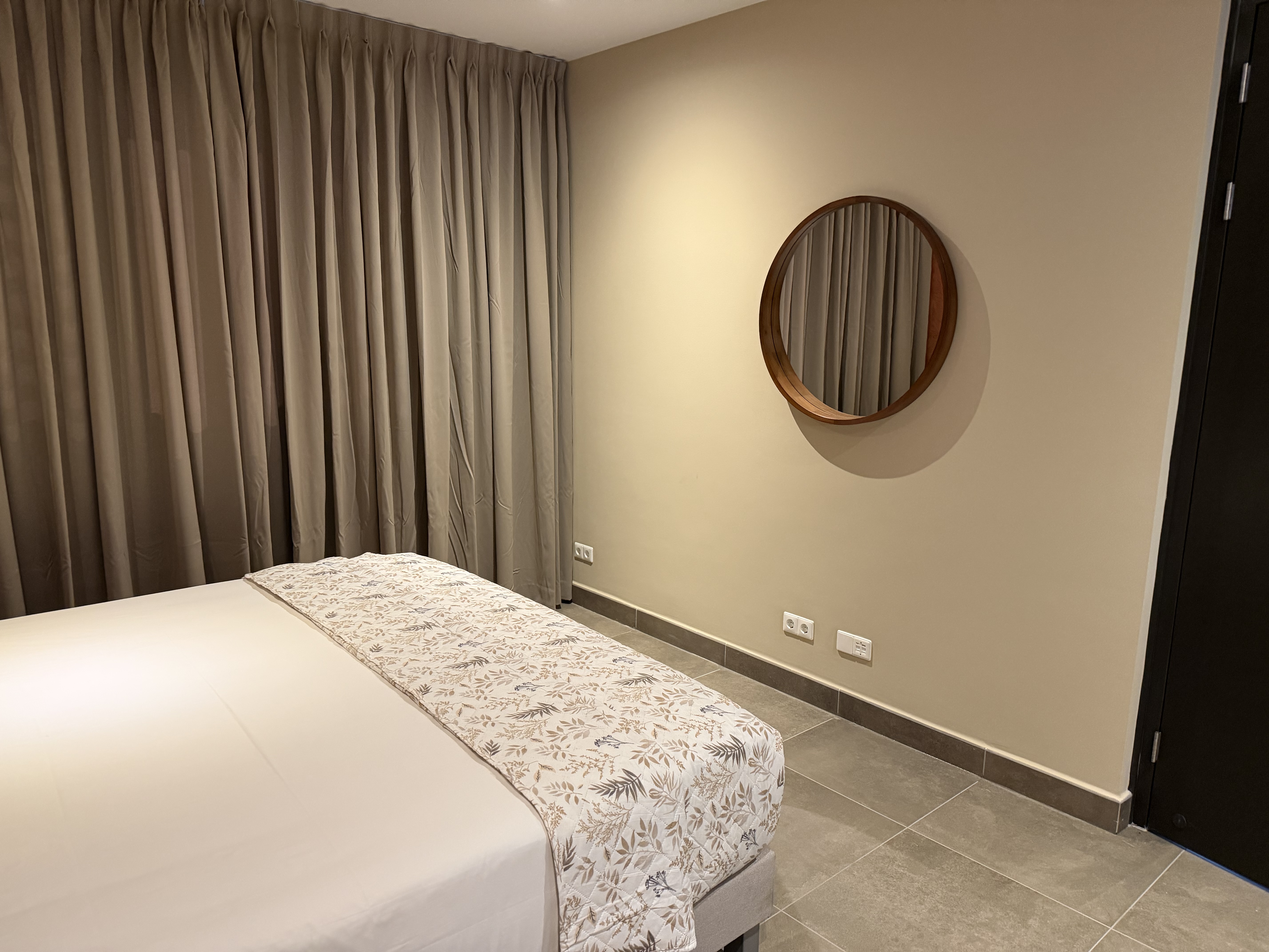 Holland House - Cape Marie 1401