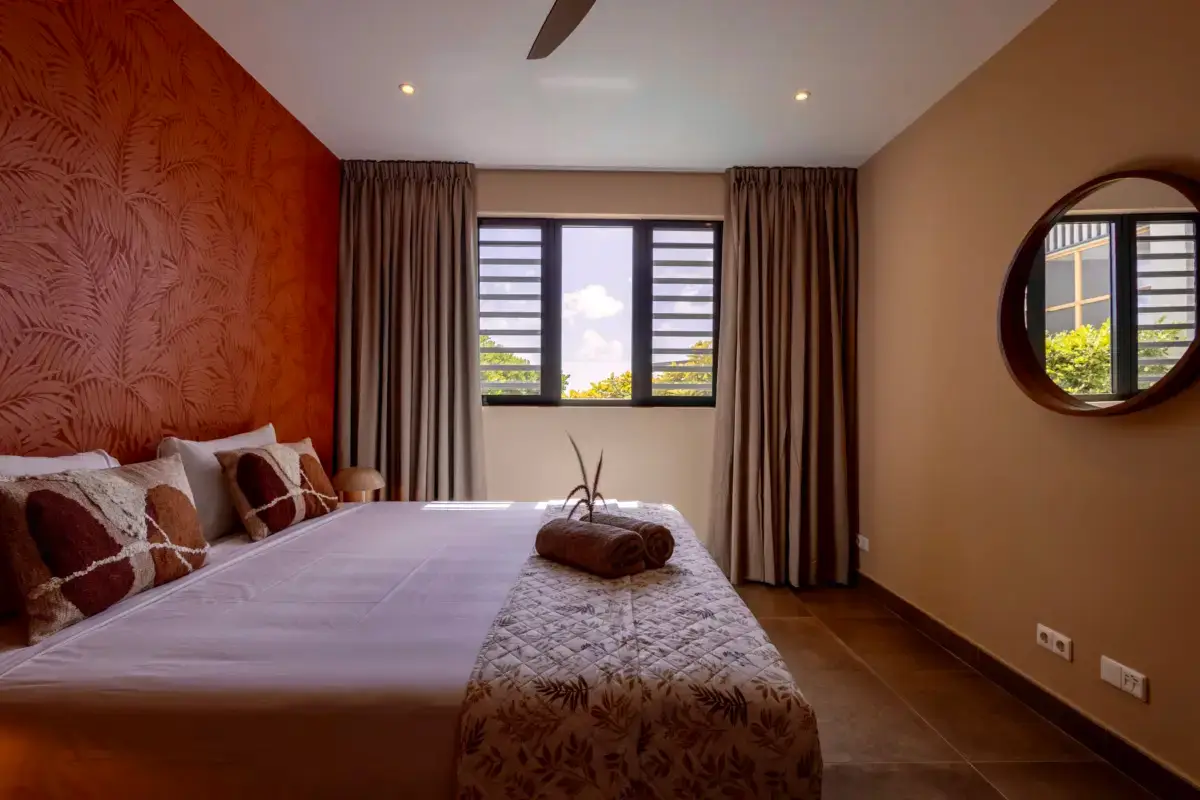 Holland House - Cape Marie 1401