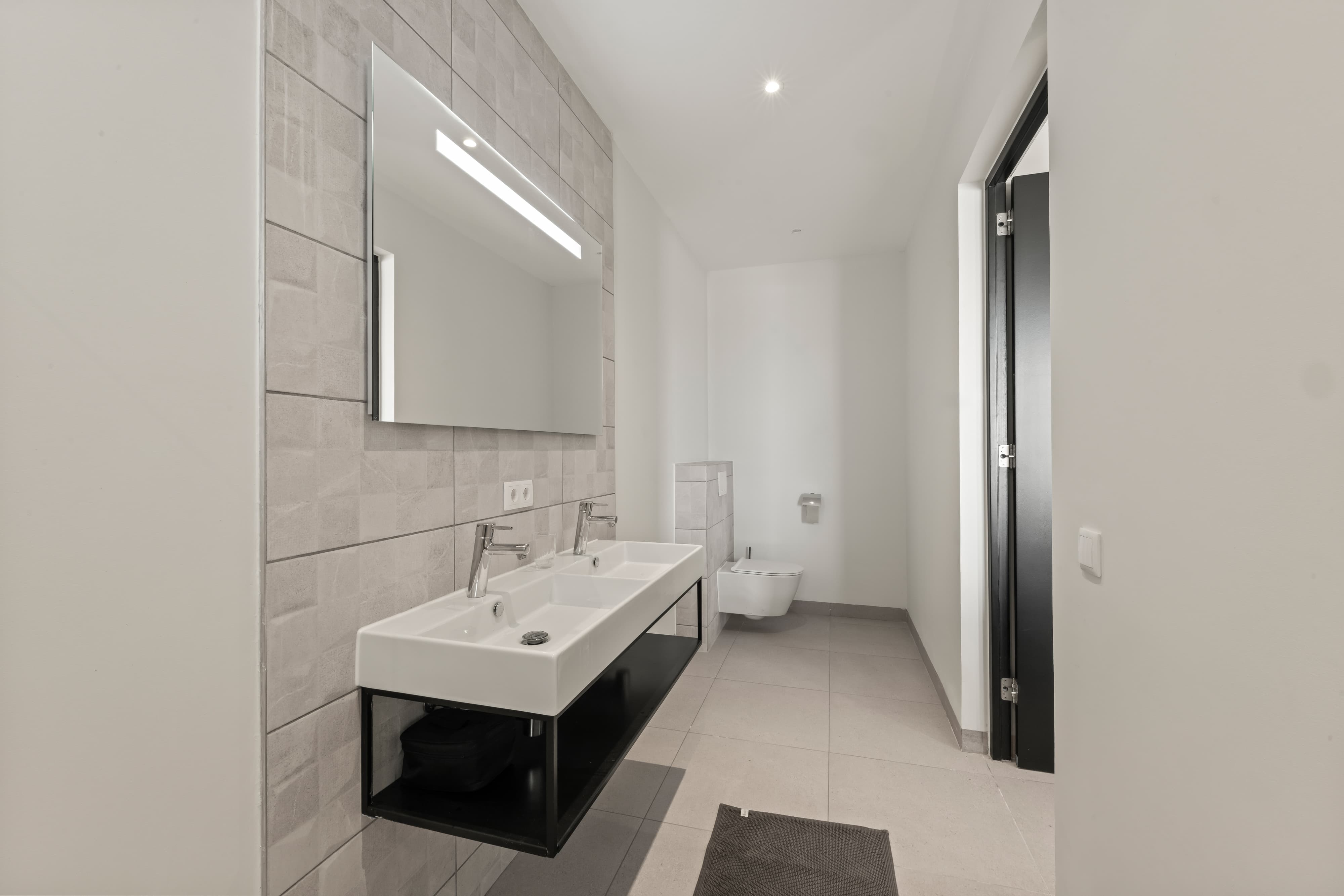 Holland House - Cape Marie C3