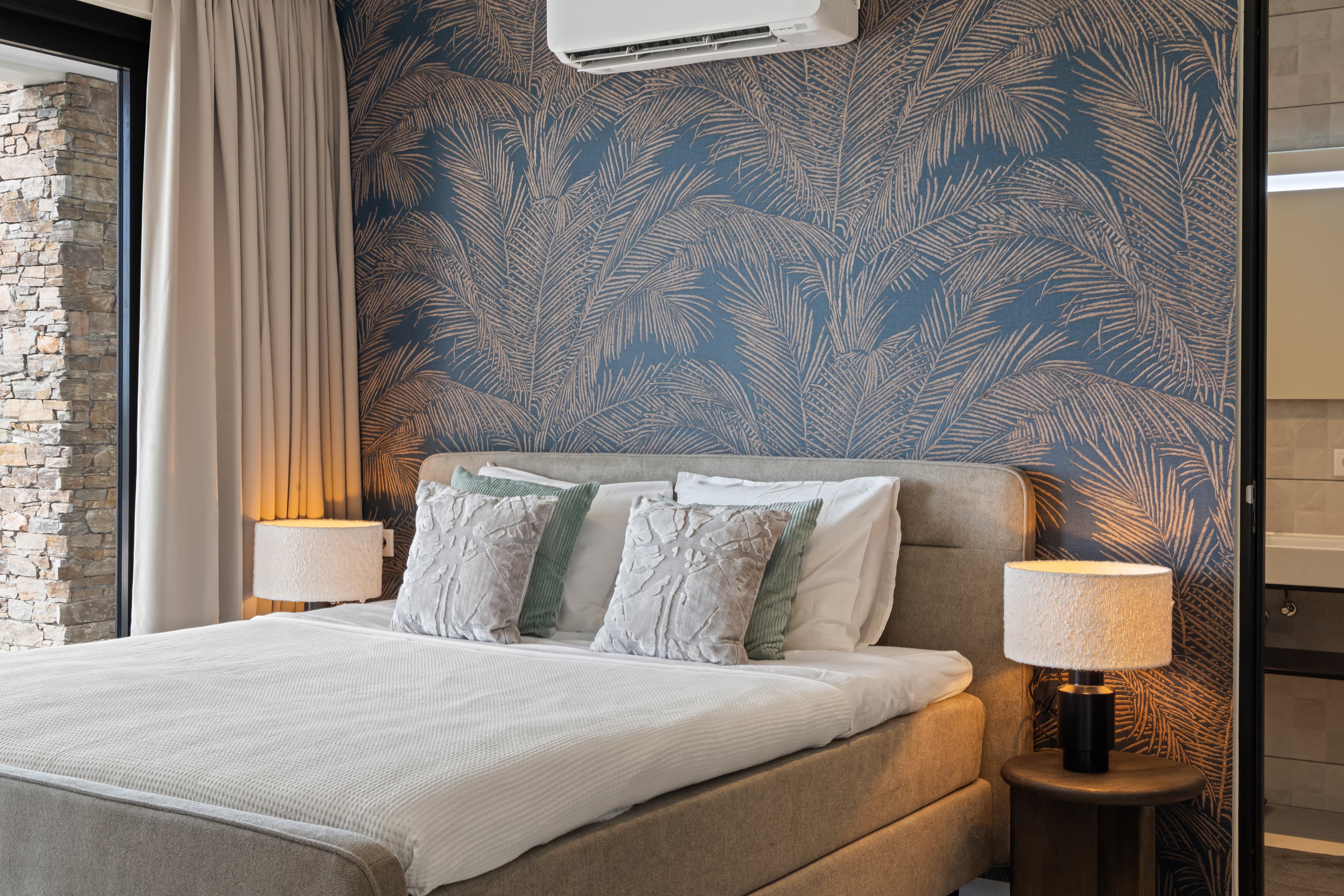 Holland House - Cape Marie C3