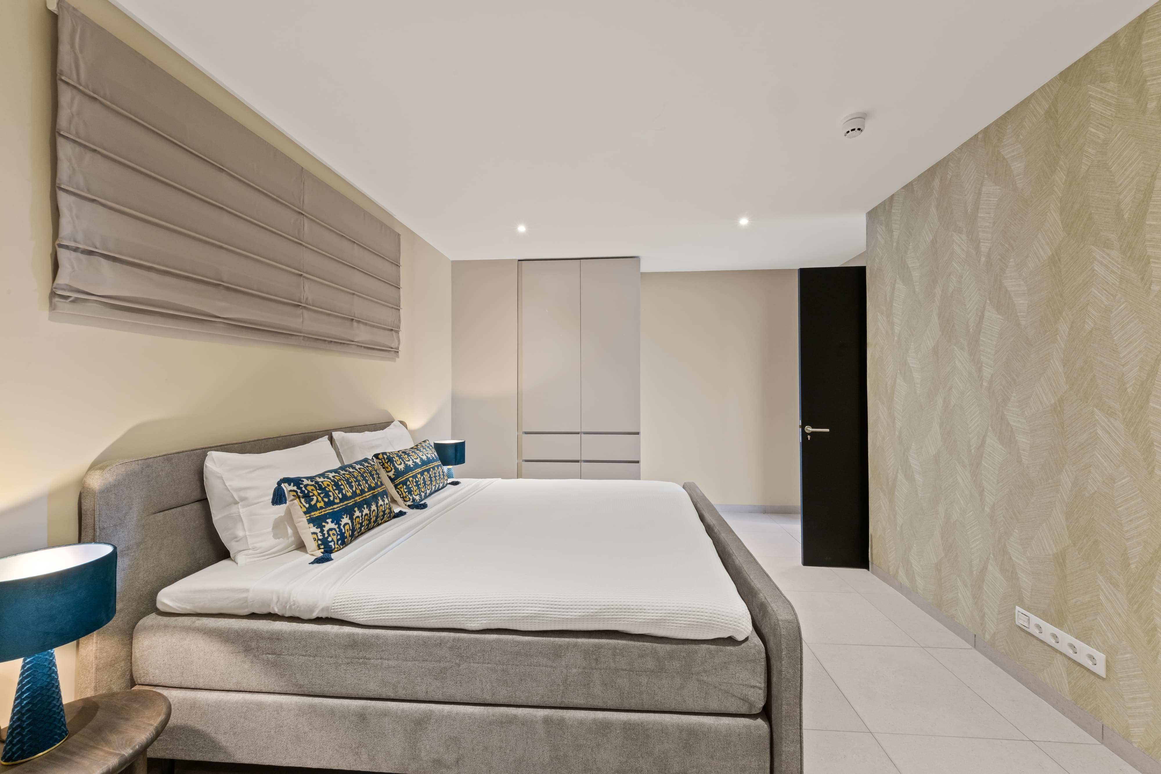 Holland House - Cape Marie C3