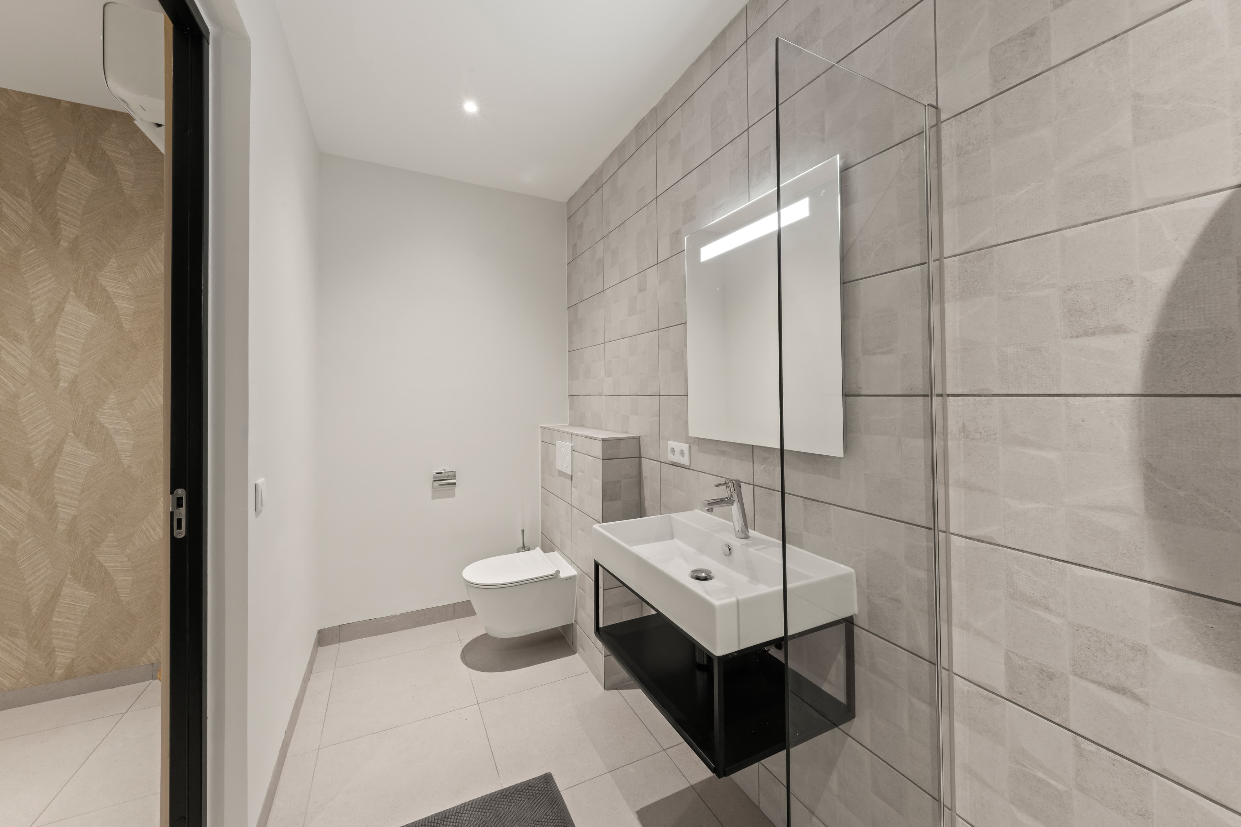 Holland House - Cape Marie C3