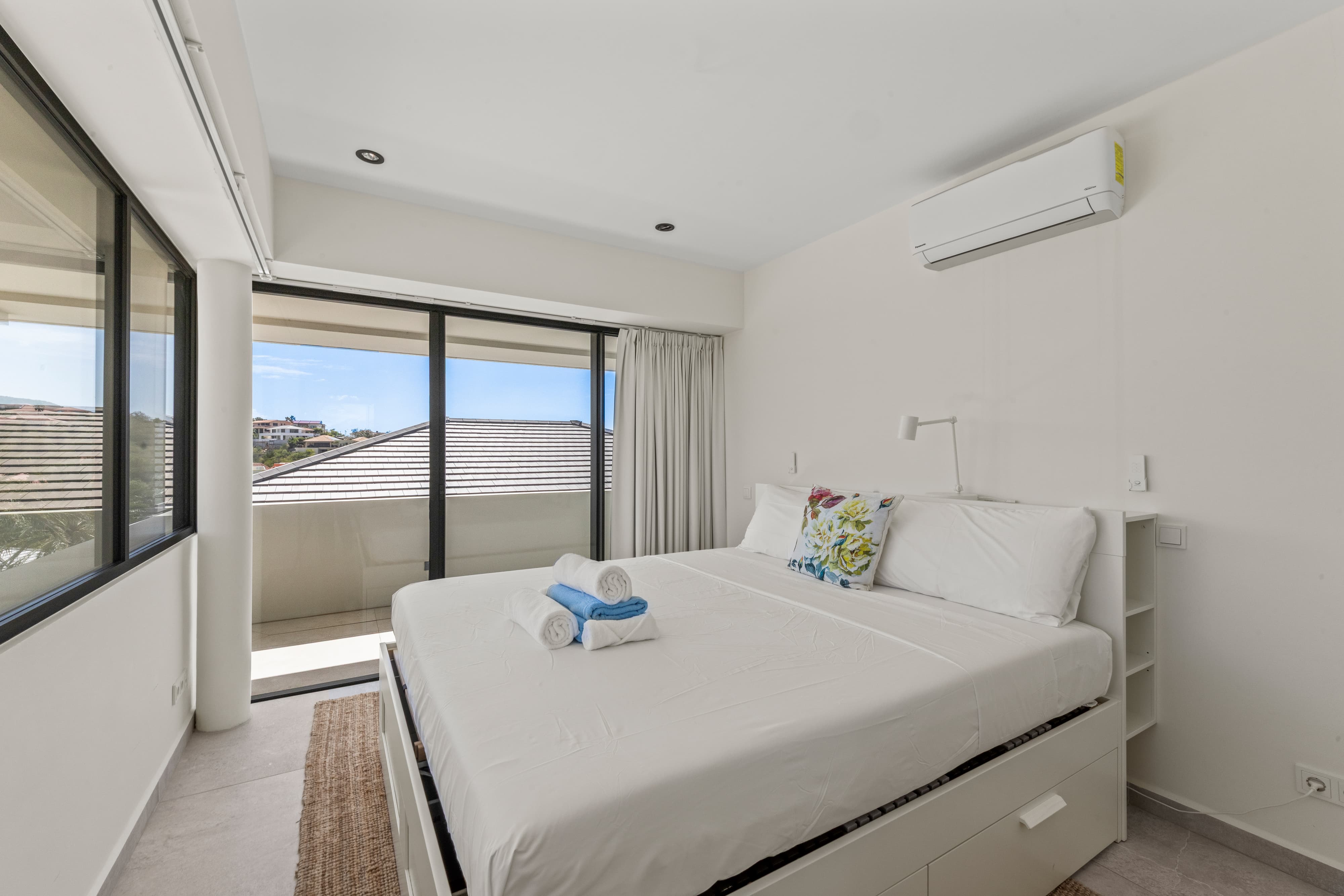 Holland House - Blue Bay - op een Klif met Fenomenaal Zeezicht