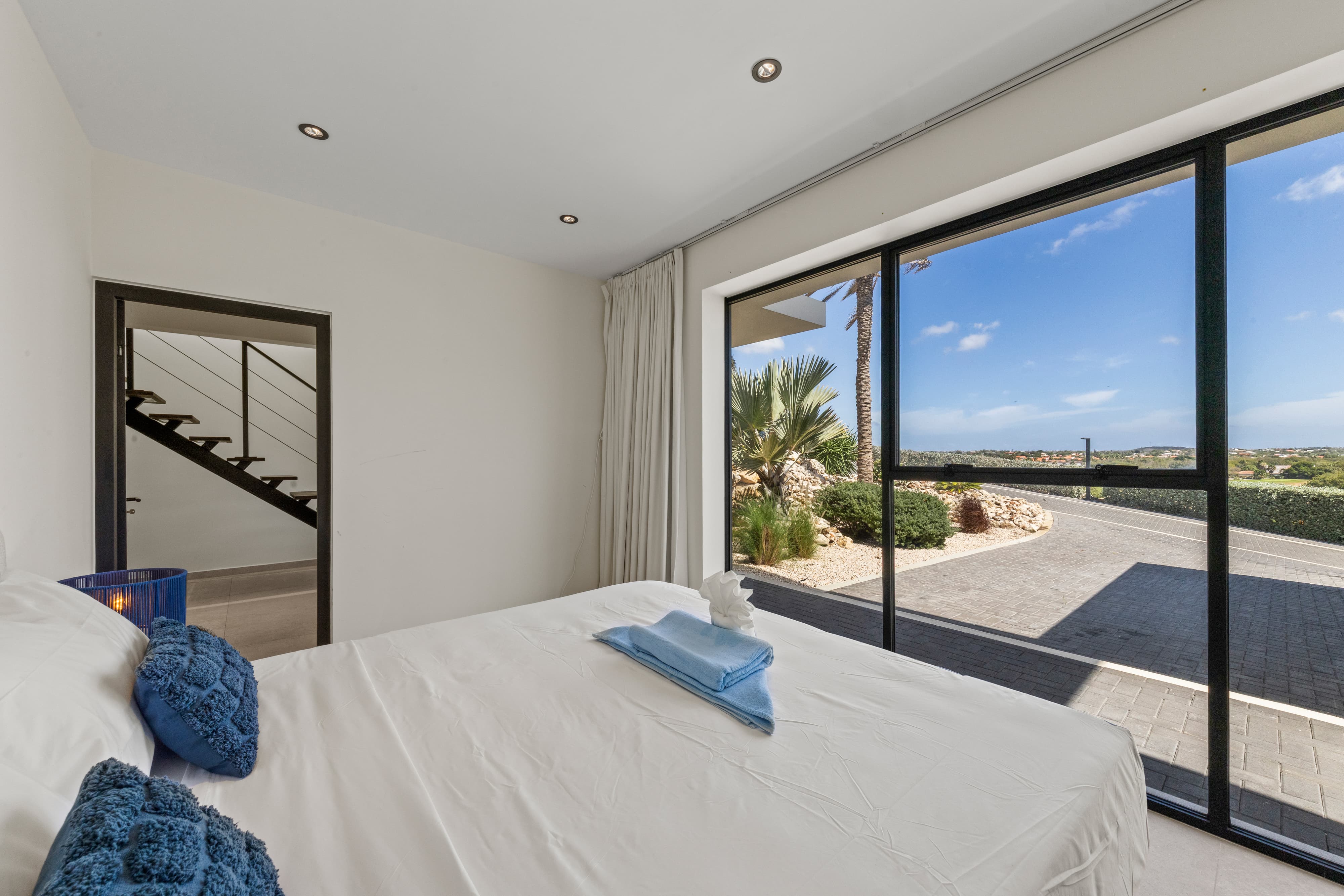 Holland House - Blue Bay - op een Klif met Fenomenaal Zeezicht