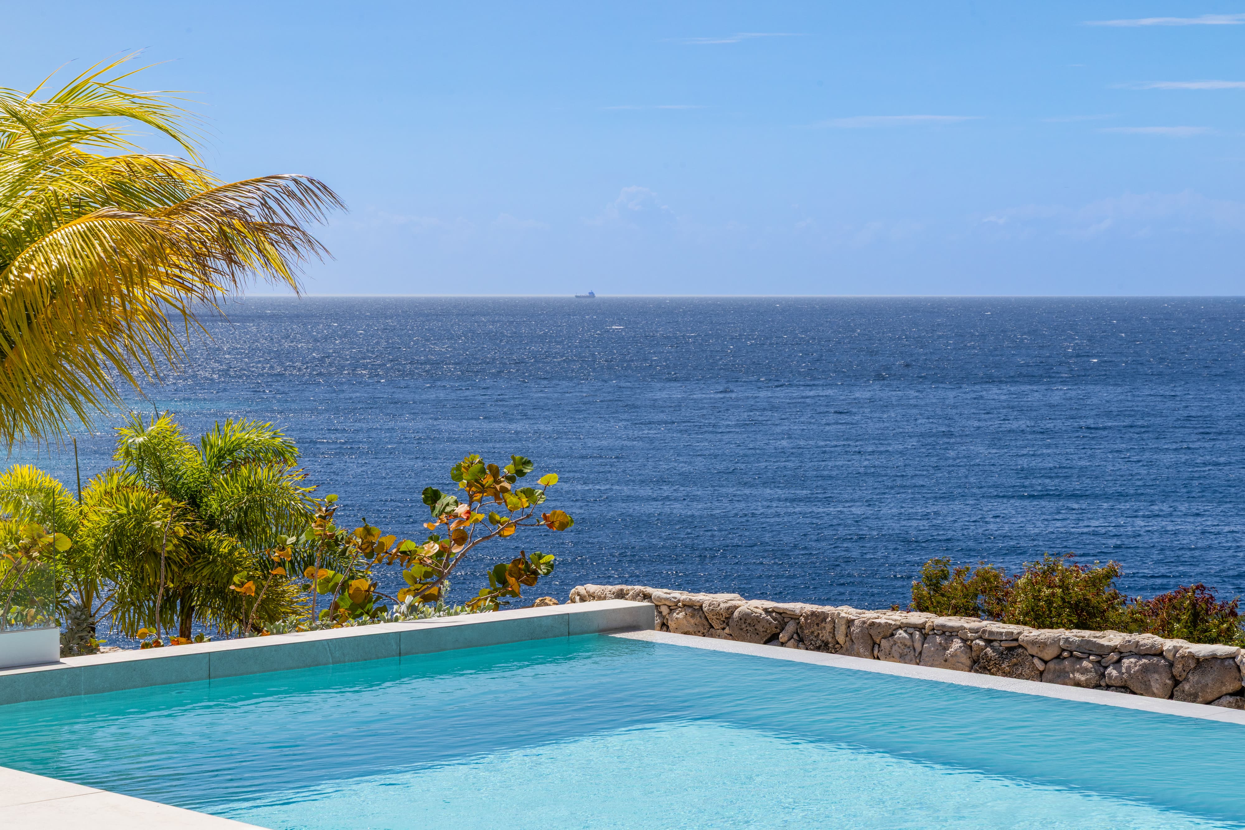 Holland House - Blue Bay - op een Klif met Fenomenaal Zeezicht