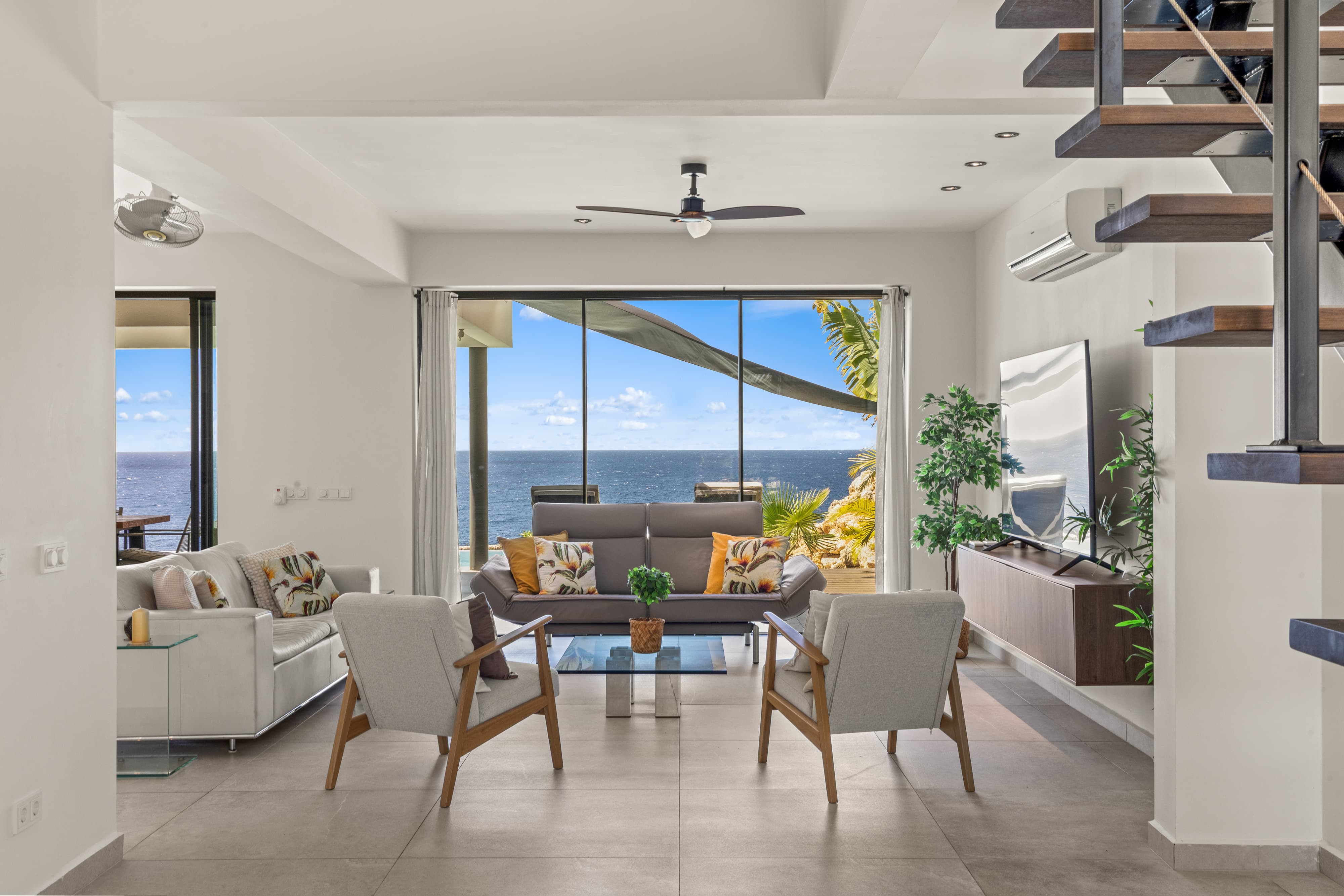 Holland House - Blue Bay - op een Klif met Fenomenaal Zeezicht