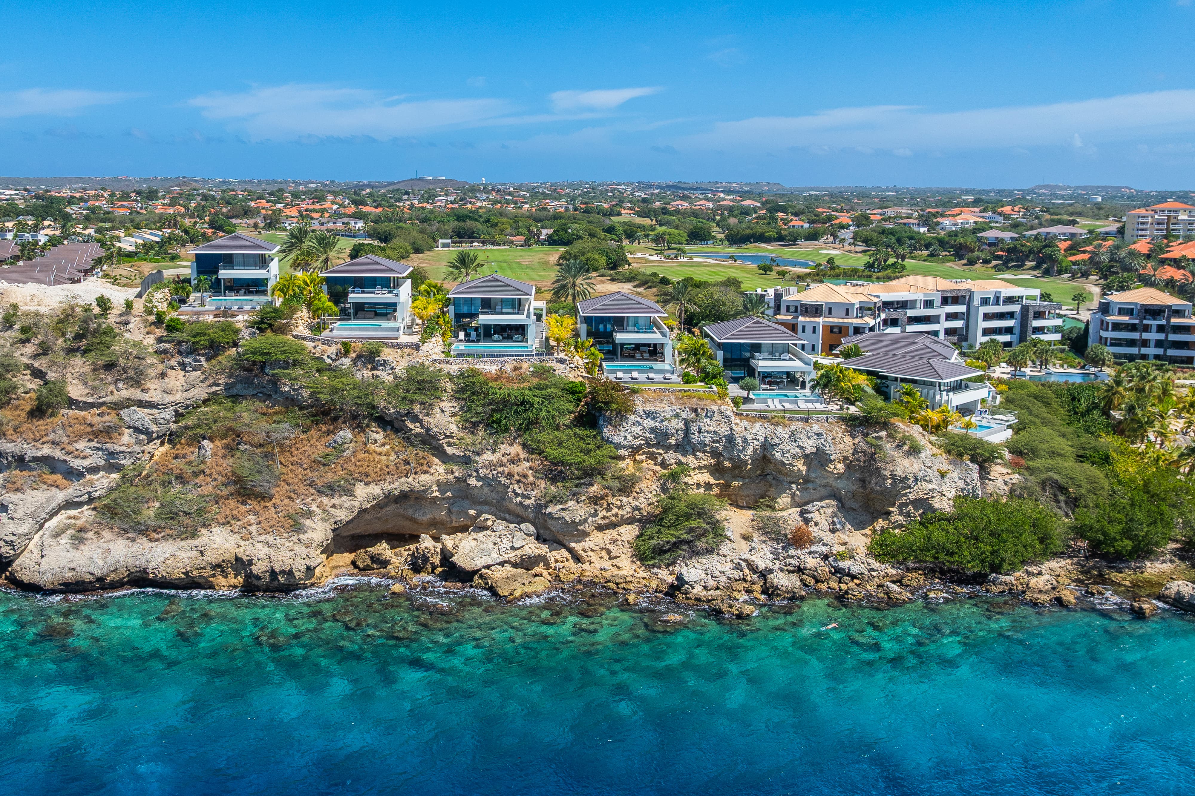 Holland House - Blue Bay - op een Klif met Fenomenaal Zeezicht