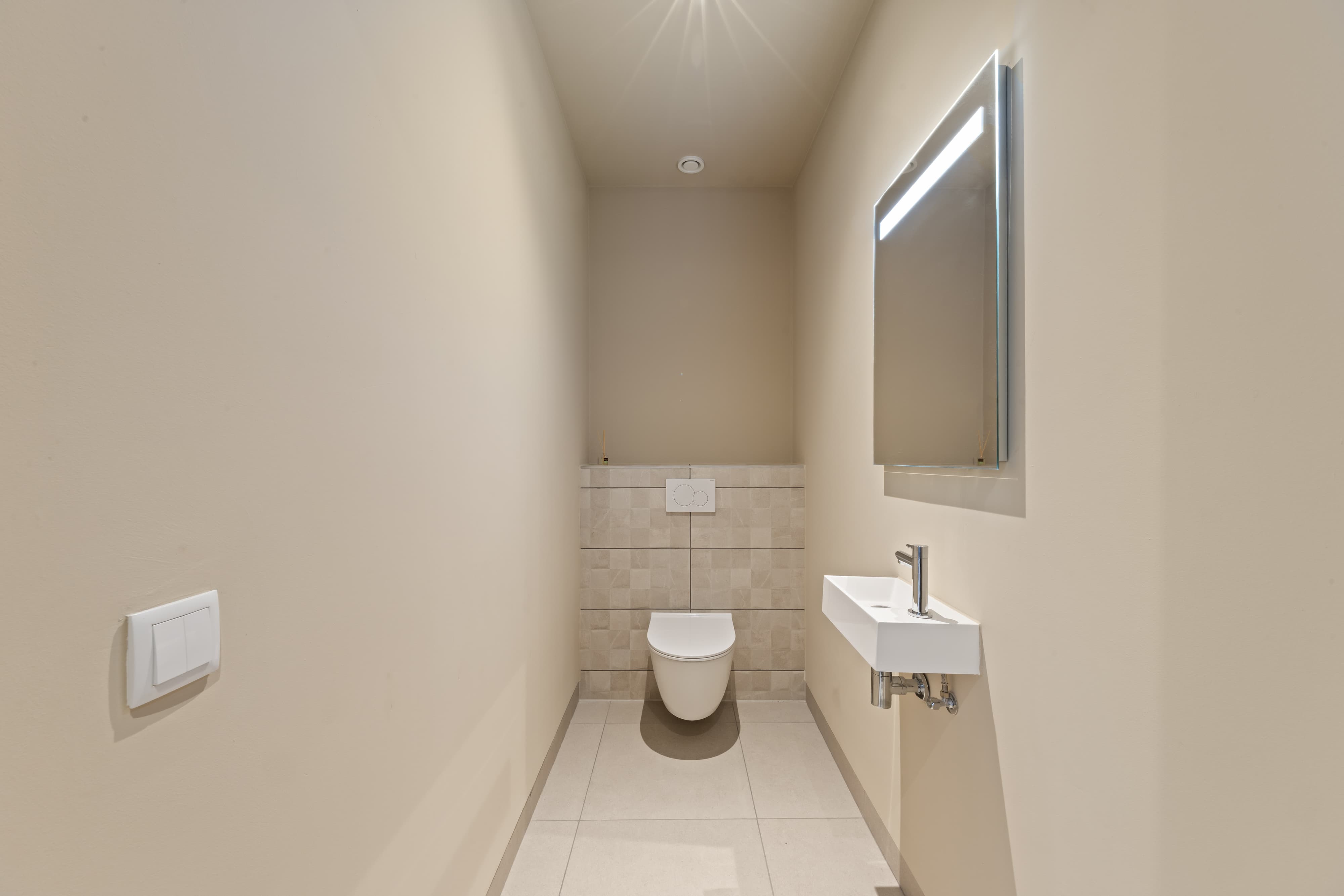 Holland House - Cape Marie C4