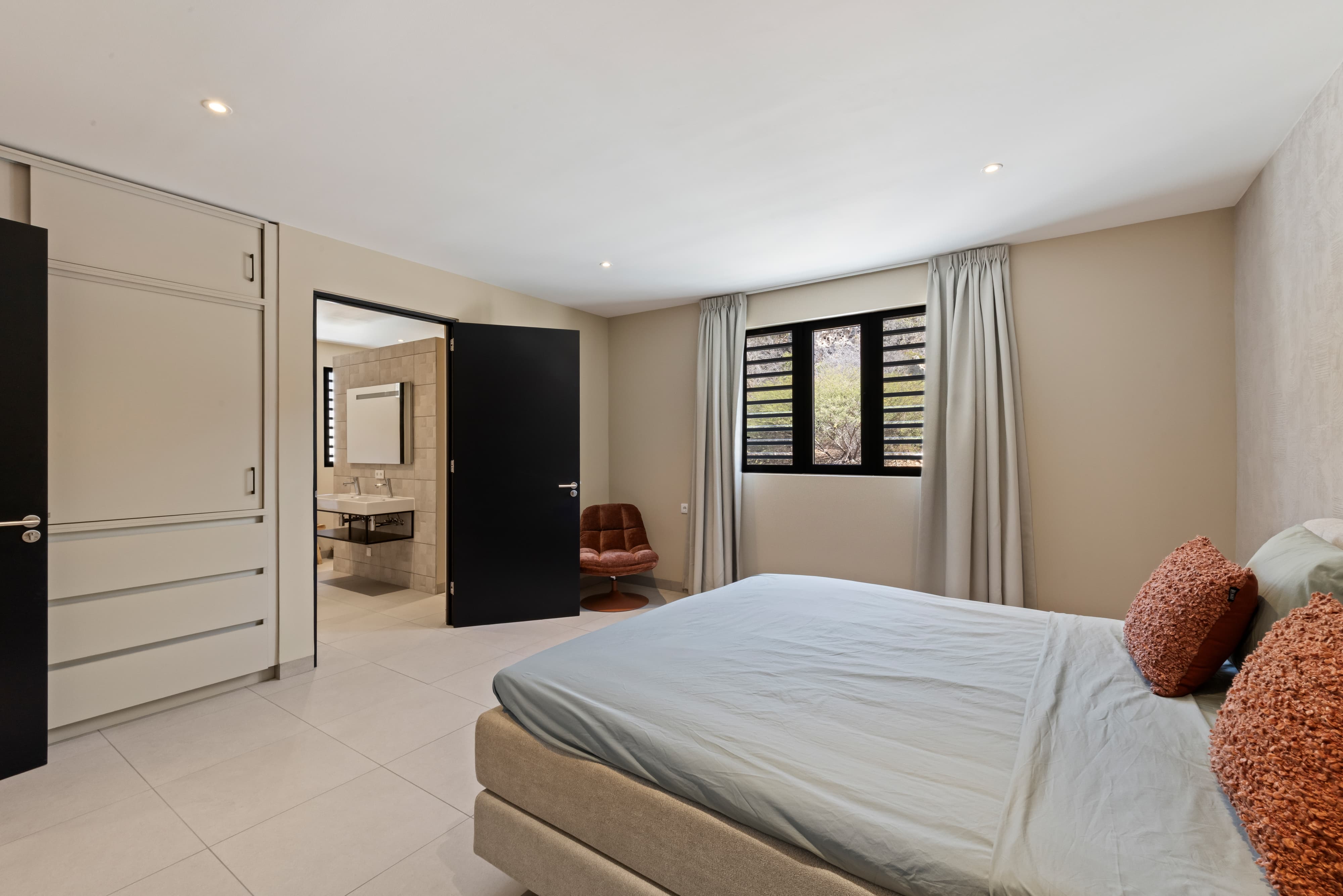 Holland House - Cape Marie C4