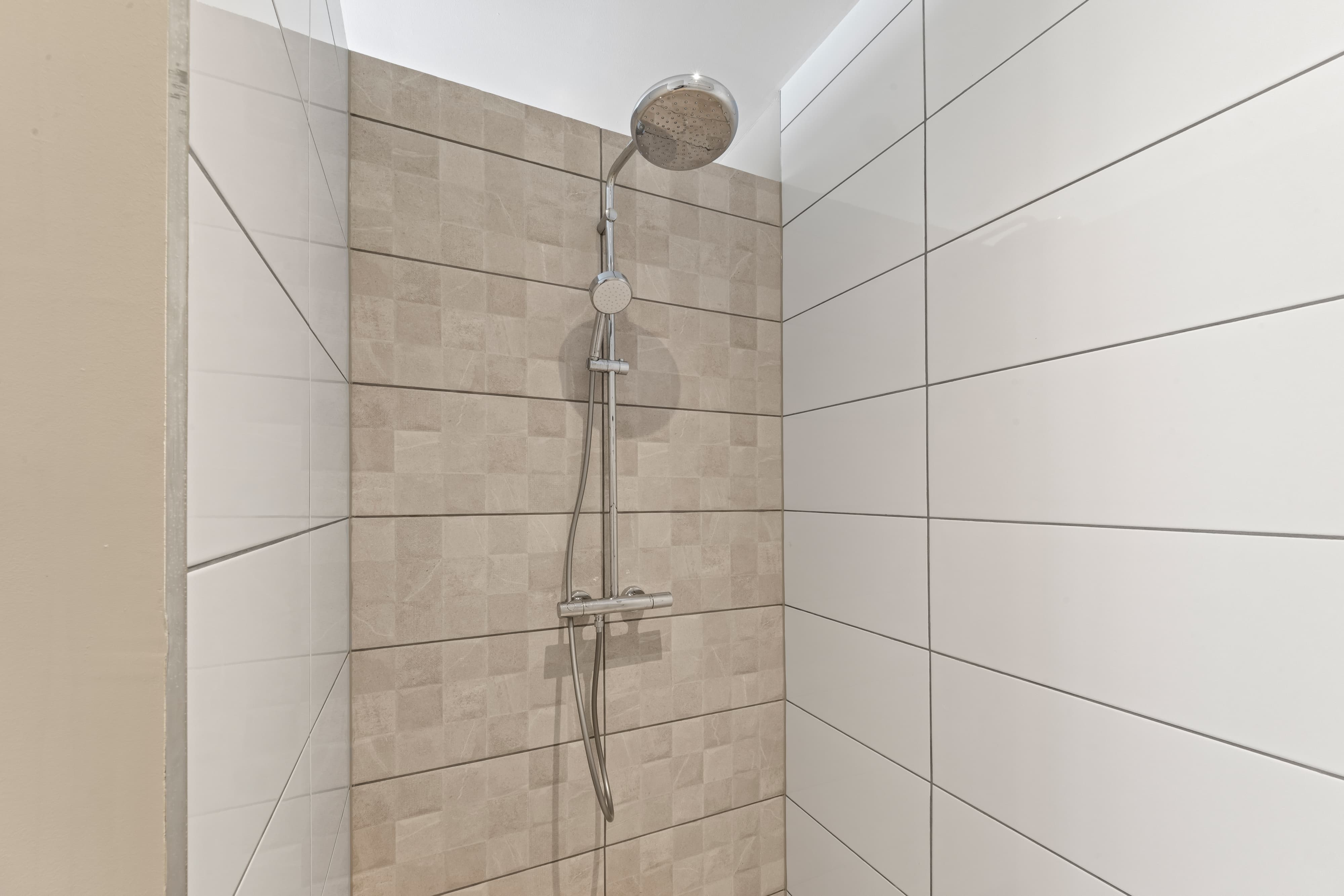 Holland House - Cape Marie C4